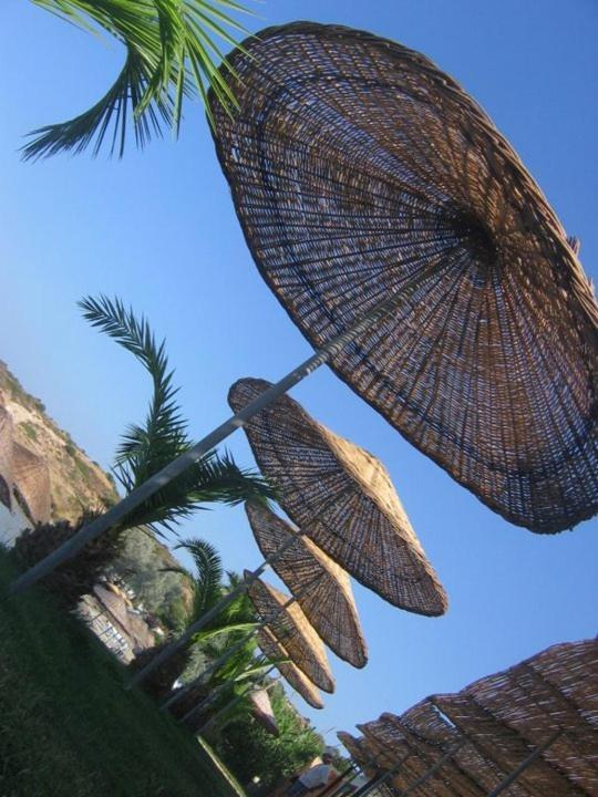 Teras Motel Foça Esterno foto