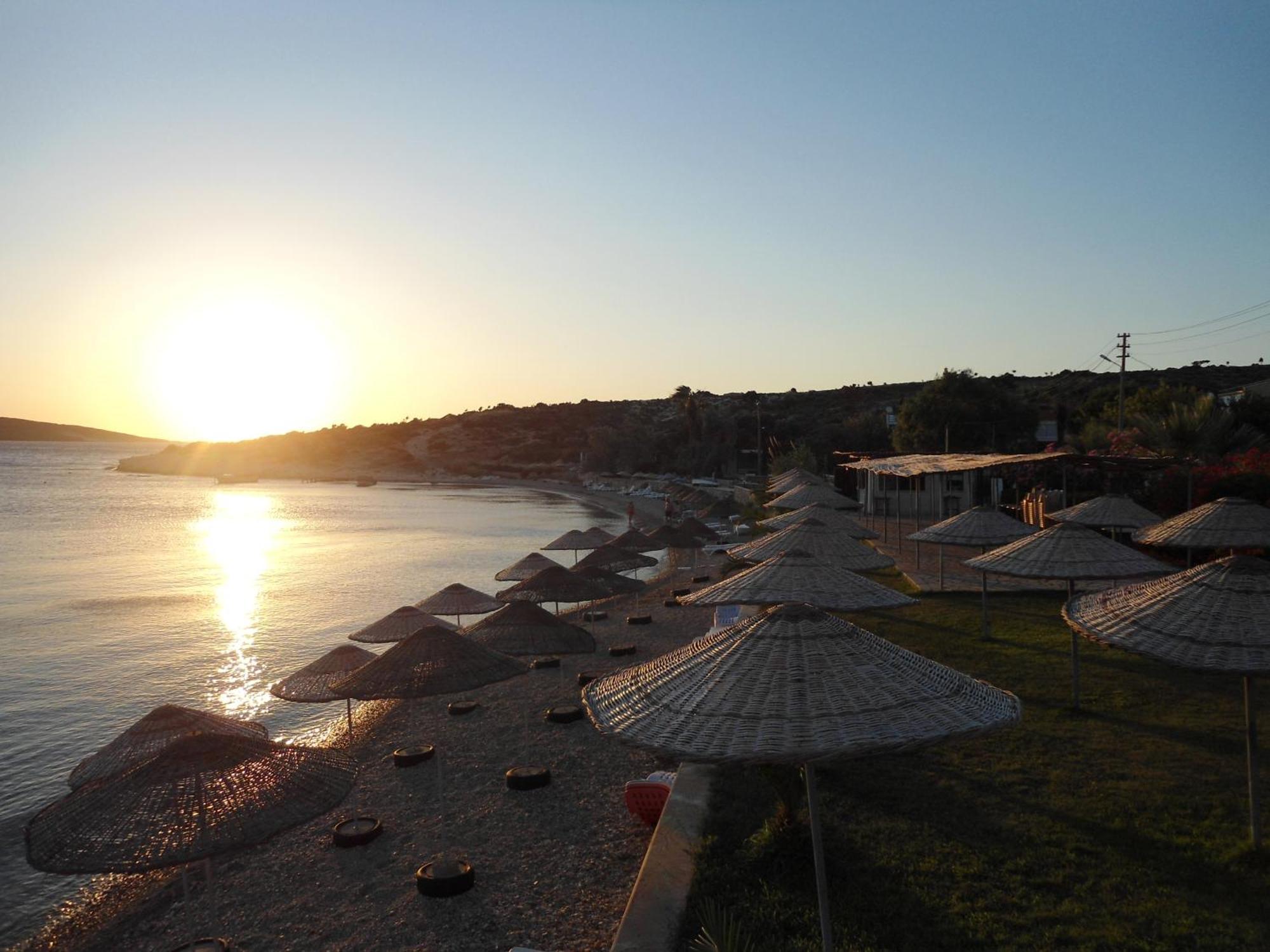 Teras Motel Foça Esterno foto