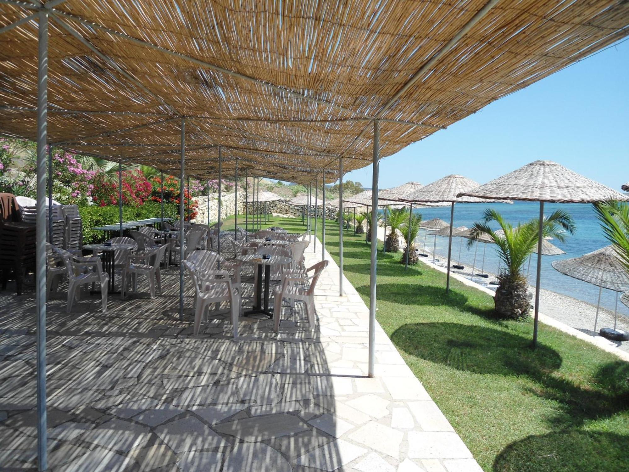 Teras Motel Foça Esterno foto