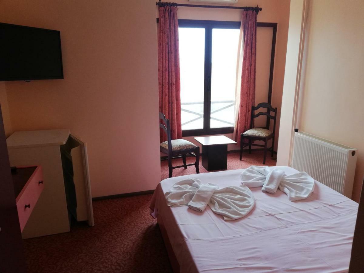 Teras Motel Foça Esterno foto